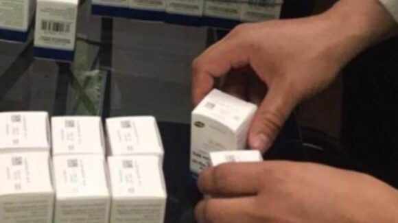 Detienen a exfuncionario de Salud en Chihuahua por desvío de medicamentos oncológicos