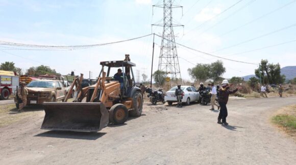 Colapso de “huachitúnel” en Acolman, Edomex, moviliza a cuerpos de emergencia