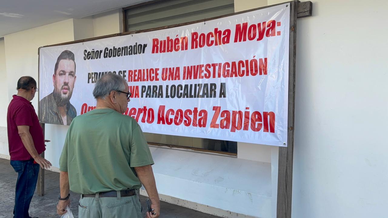 Familiares de Omar Roberto se plantan en Fiscalía de Los Mochis; exigen su pronta aparición