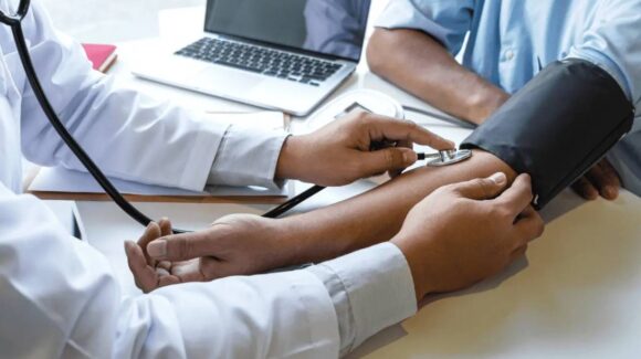 Hipertensión y diabetes afectan a millones de mexicanos mayores de 50 años: Inegi