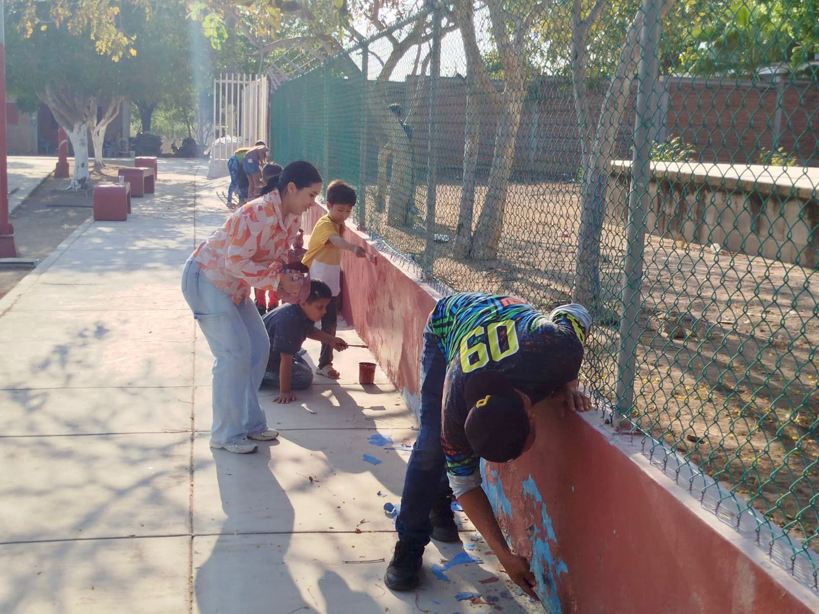 Realizan jornada de limpieza y mejora de espacios en la comunidad de La Tuna, Mazatlán, Sinaloa