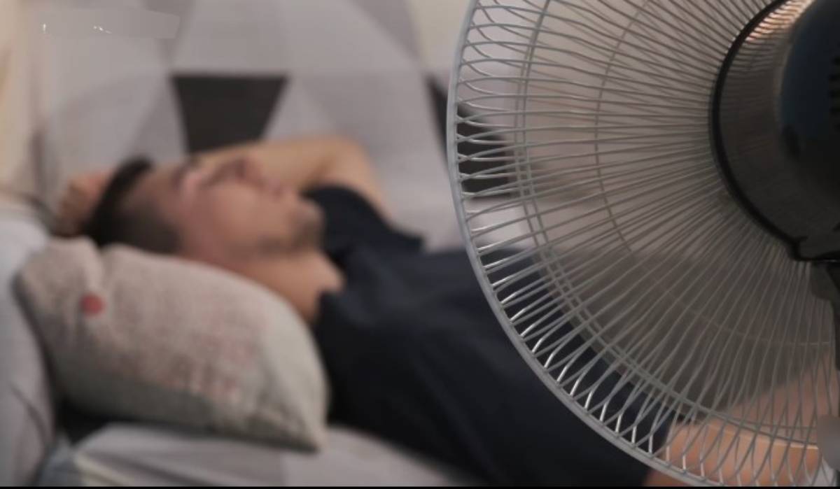 Médicos advierte sobre afectaciones a la salud por dormir con el ventilador encendido