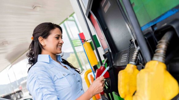 ¡Gasolina en movimiento! Entérate del precio del combustible los días 20 al 24 de abril