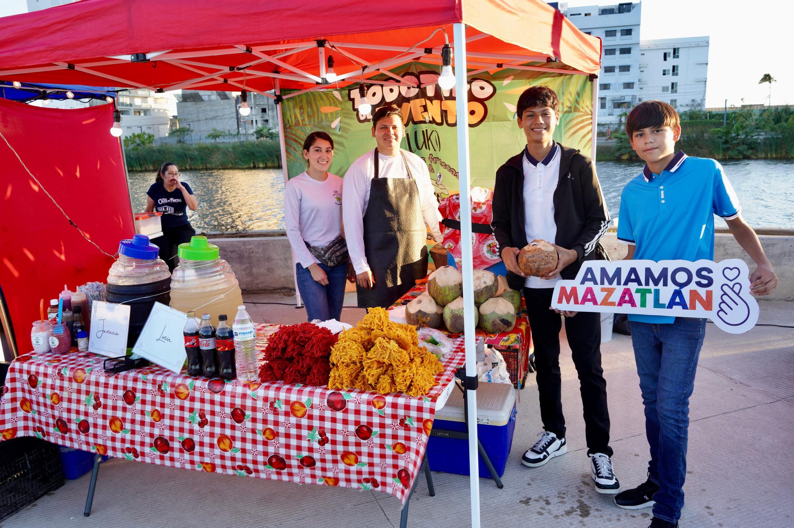 ‘Sabe a Mazatlán, Sinaloa’, impulsa a 60 emprendedores y dinamiza la economía local en el Parque Central