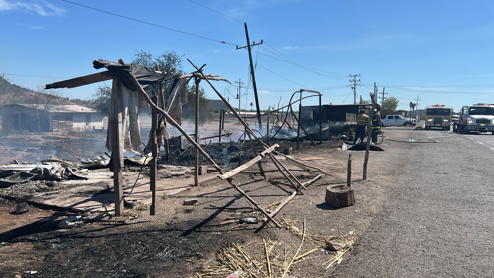 Se incendia negocio de venta de comida en San Miguel Zapotitlán Ahome, Sinaloa