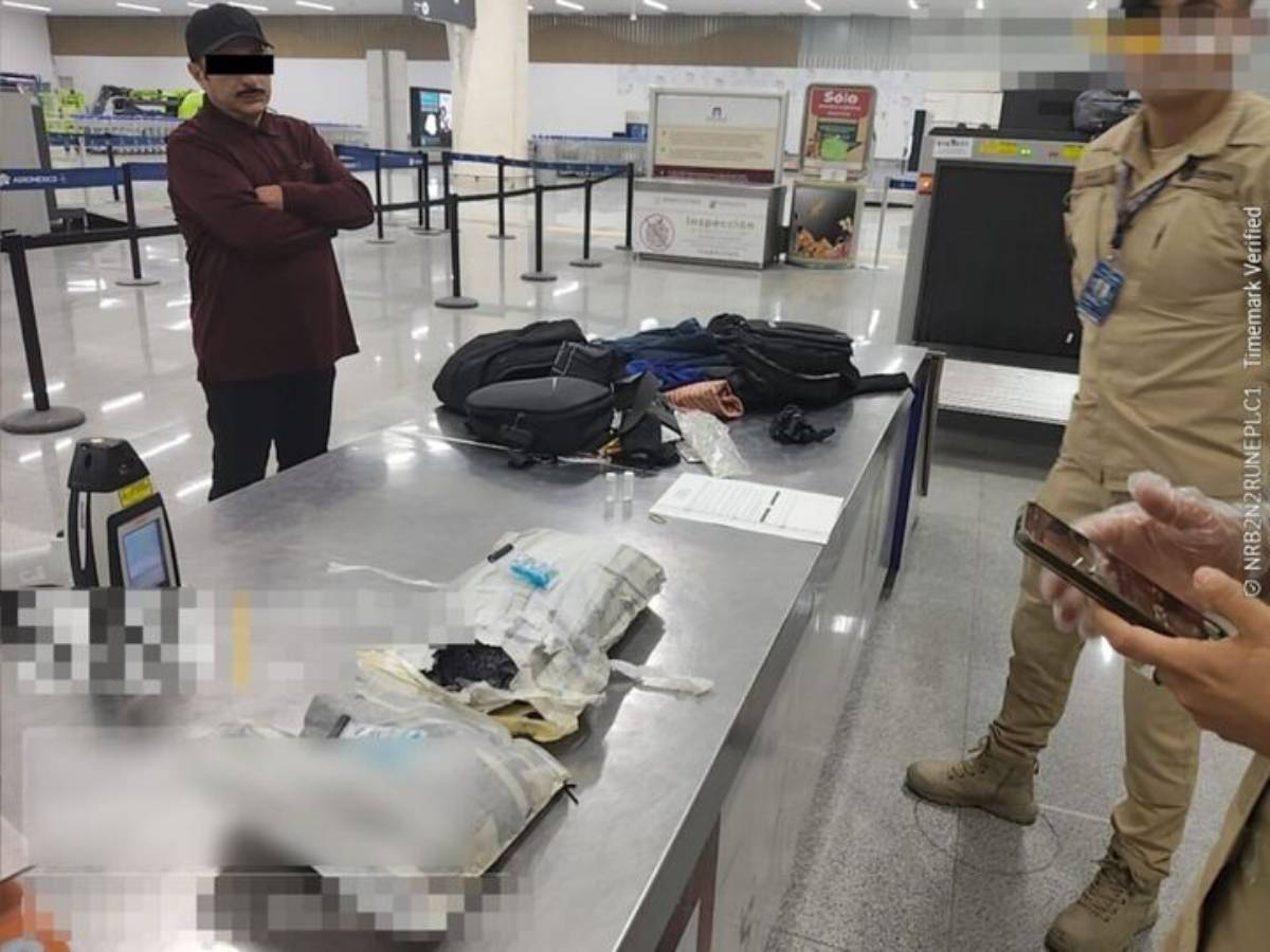 Semar asegura cargamento de cocaína en el AICM