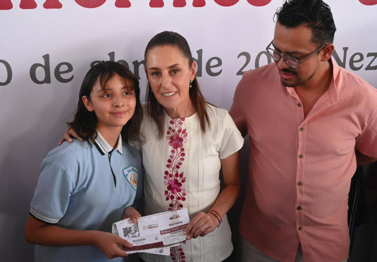 Sheinbaum inicia entrega de beca “Rita Cetina” para útiles y uniformes escolares
