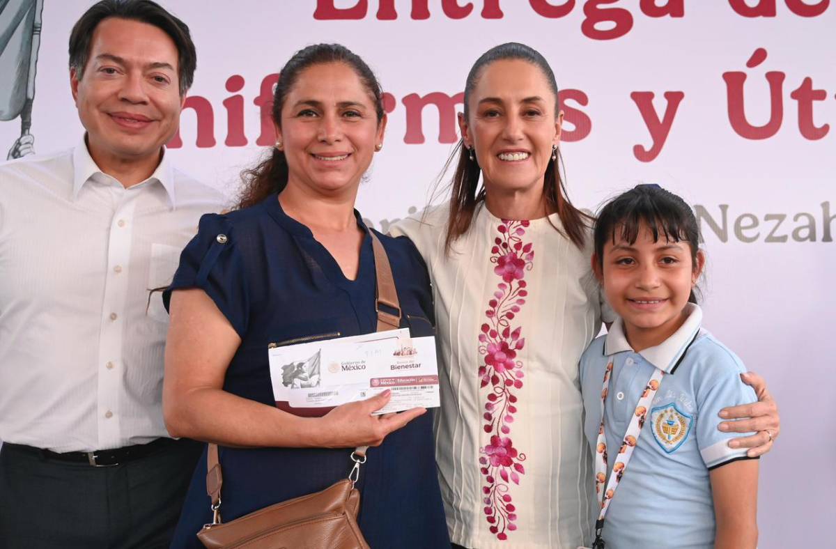 Sheinbaum inicia entrega de beca “Rita Cetina” para útiles y uniformes escolares
