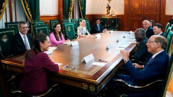 Claudia Sheinbaum se reúne con Larry Fink, director ejecutivo de BlackRock, y confirma su interés de inversión en México