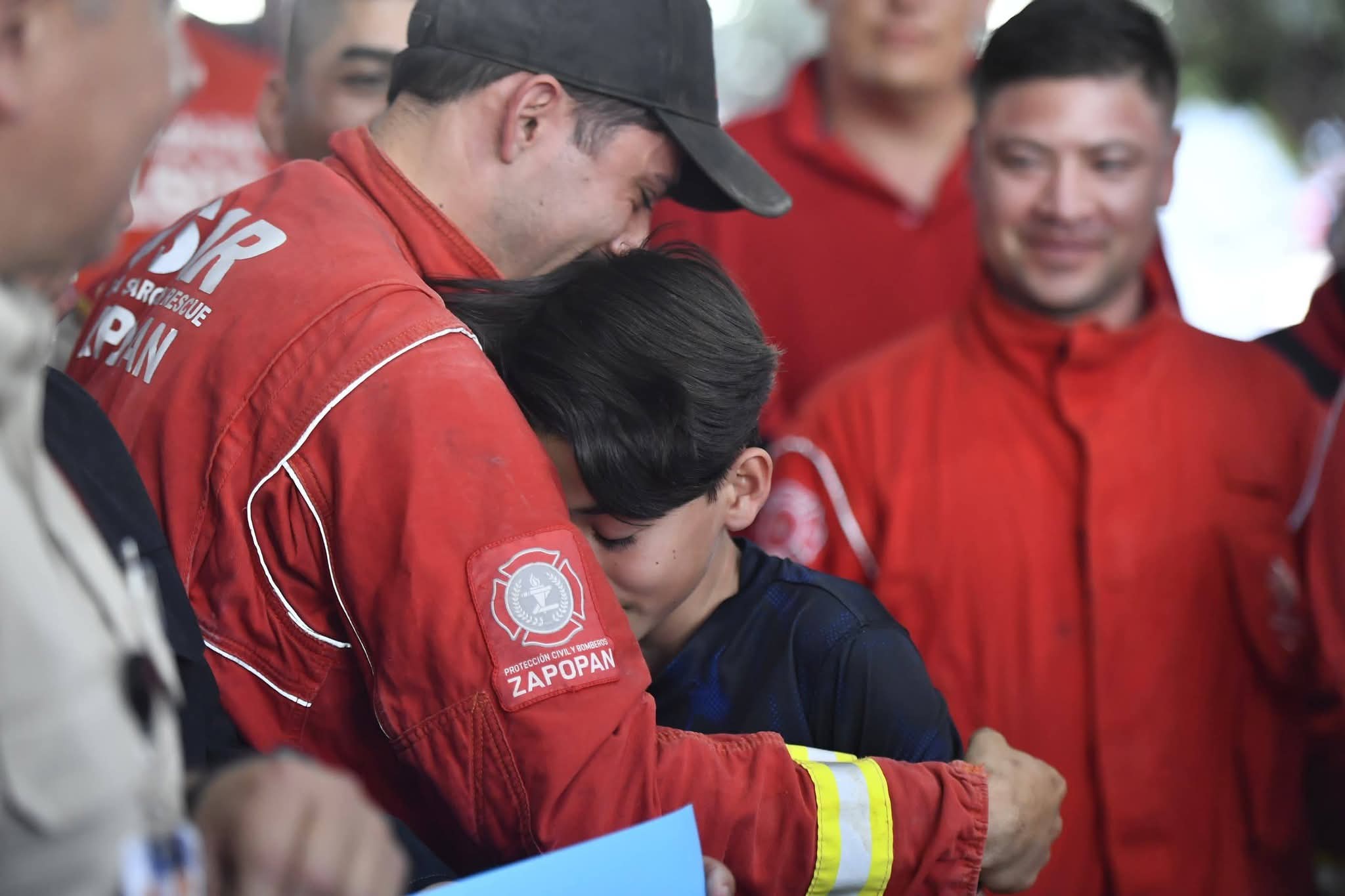 Reciben en Guadalajara al grupo USAR por sus labores de rescate en la mina Santa Fe, en Rosario, Sinaloa