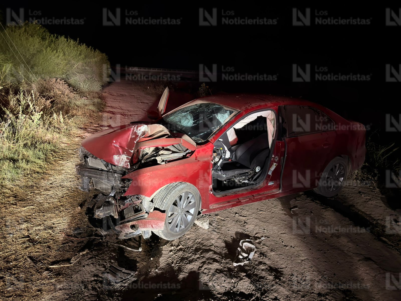 ¡Quedaron prensados! Tres personas resultan lesionadas tras aparatoso accidente en Compuertas, Ahome, Sinaloa