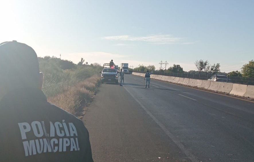 Accidente de moto en la México 15, en Guasave, Sin.