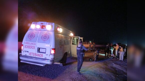 Choque entre motocicletas deja un fallecido y un herido grave en la México 15 al sur de Mazatlán, Sinaloa