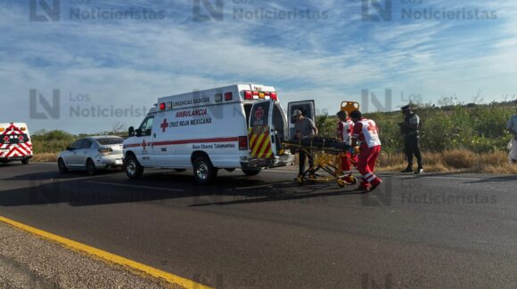 Dos mujeres y 3 menores que viajaban en moto resultan lesionados en accidente en la México 15, en Ahome, Sinaloa