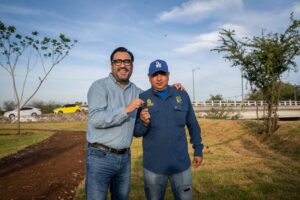 Gámez Mendívil entrega equipamiento y vehículos a trabajadores de Servicios Públicos