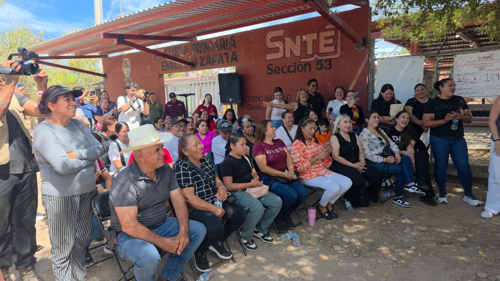 Gámez Mendívil inaugura drenaje sanitario en San Lorenzo