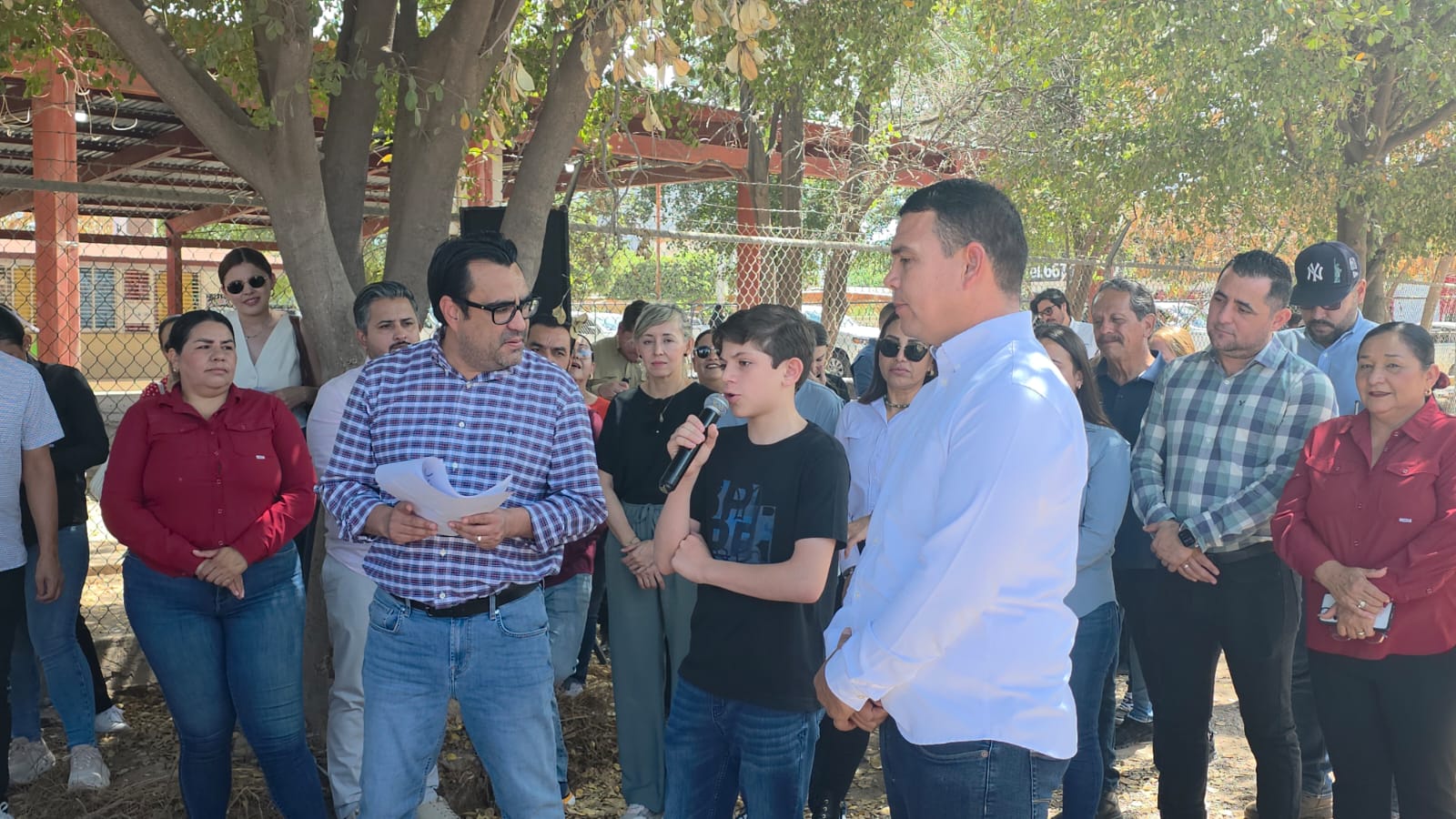 Gámez Mendívil inaugura drenaje sanitario en San Lorenzo