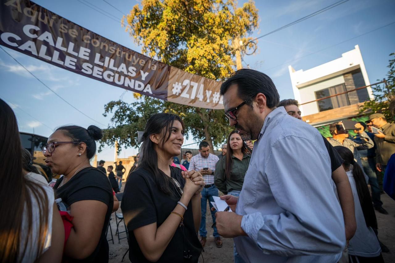 Entregan calles pavimentadas en Culiacán