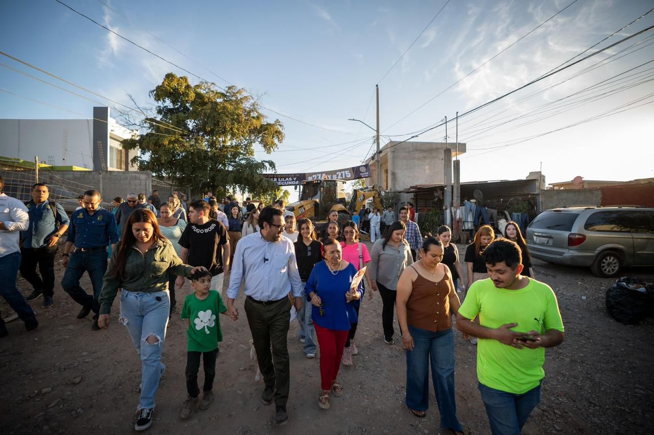 Entregan calles pavimentadas en Culiacán