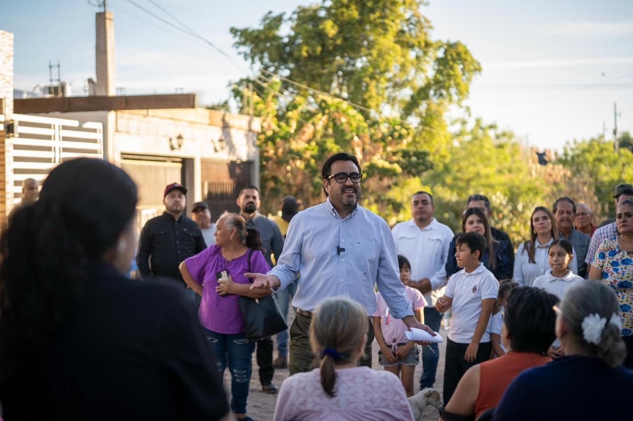 Entregan calles pavimentadas en Culiacán