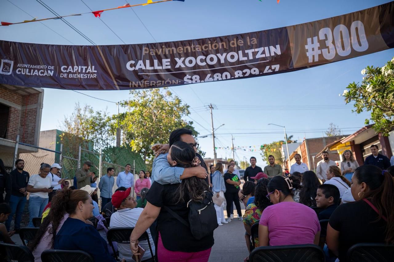 Entrega alcalde de Culiacán la calle 300 pavimentada