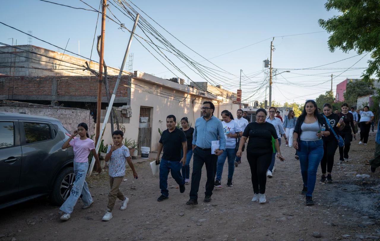 Entrega alcalde de Culiacán la calle 300 pavimentada