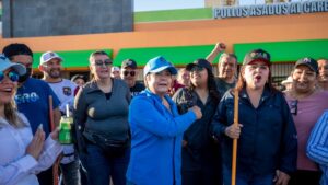 alcaldesa de guasave encabeza brigada en el bulevar central grupo