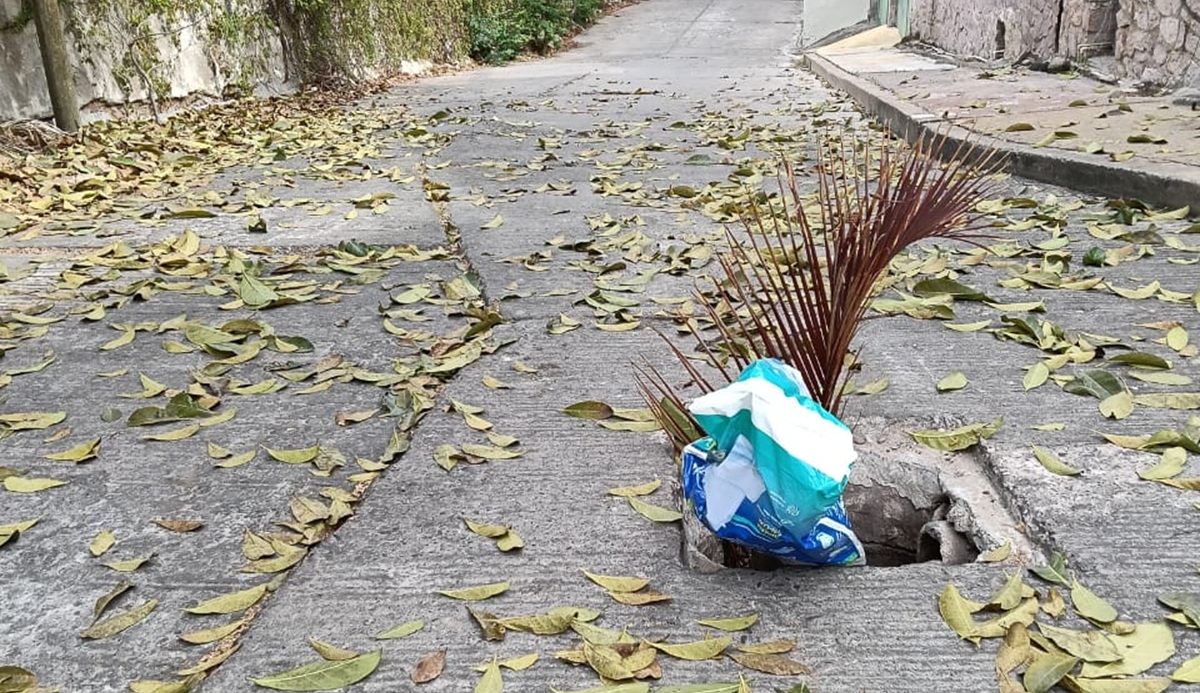 Alcantarilla sin tapa en Cerro del Vigía, en Mazatlán