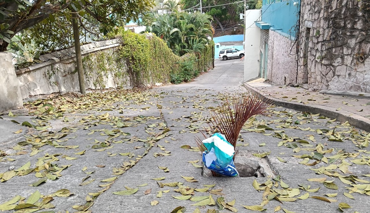 Alcantarilla sin tapa en Cerro del Vigía, en Mazatlán