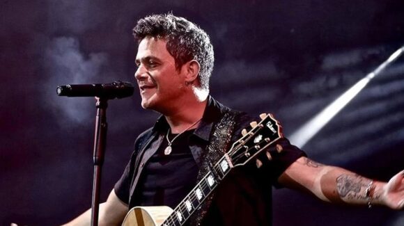 Alejandro Sanz regresa a México con su gira “¿Y ahora qué?” en octubre