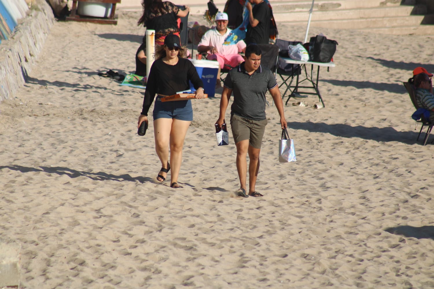 Alta afluencia turística en playas de Mazatlán