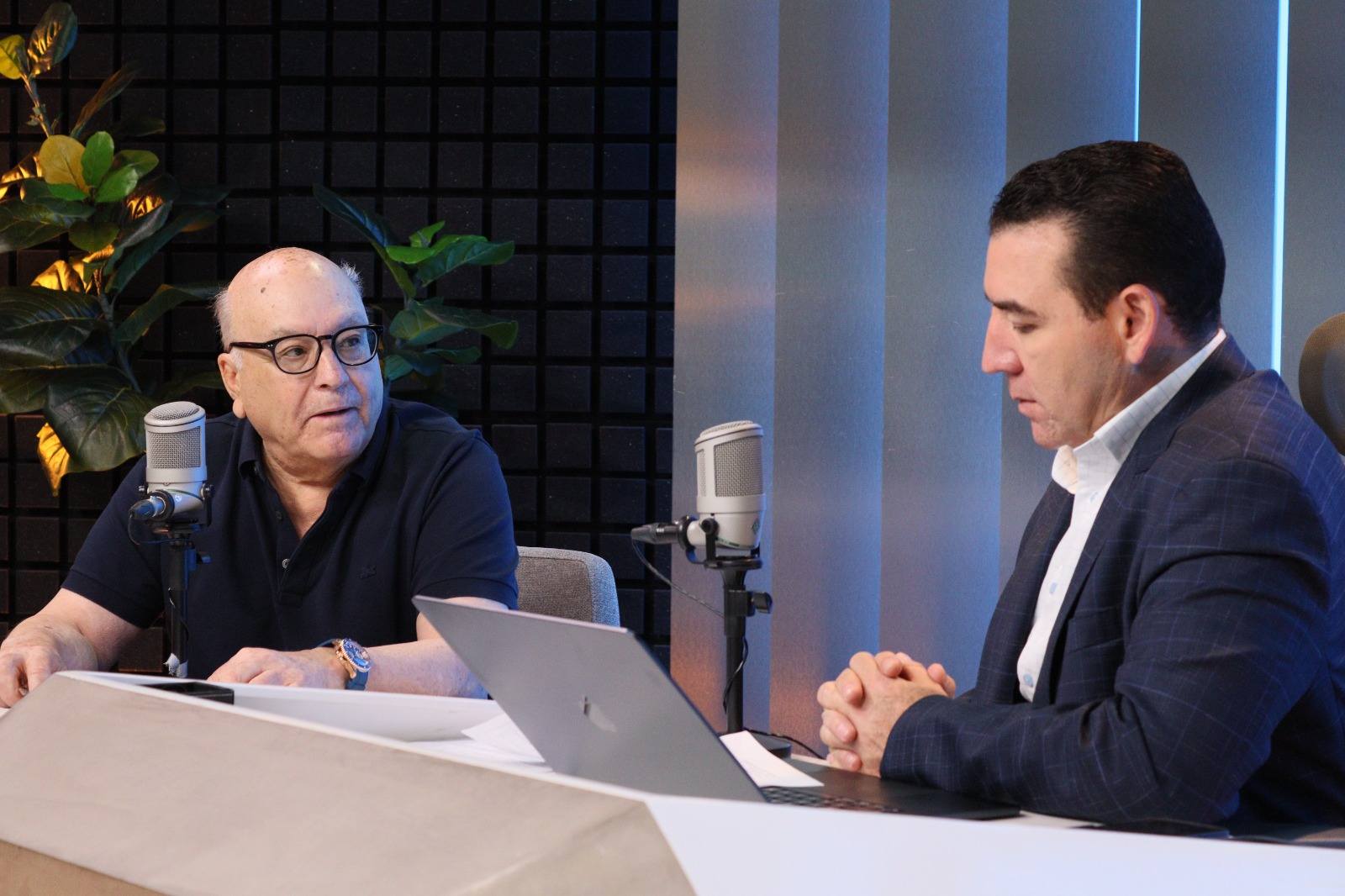 Amadeo Zazueta Lafarga en entrevista con Luis Alberto Díaz