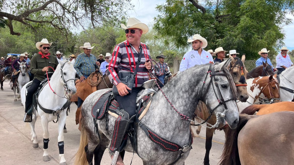 arranca cabalgata 2026 pro cruz roja guasave señor