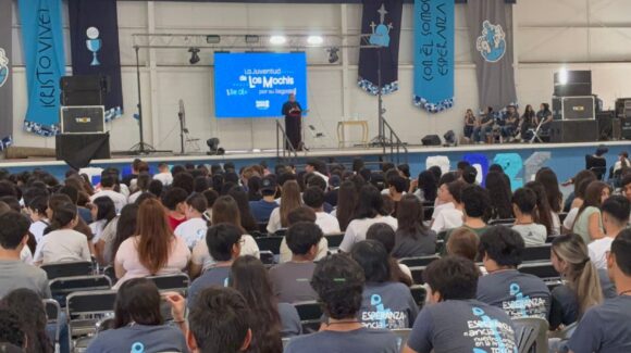 Arranca Pascua Juvenil en Los Mochis; obispo Jesús José les da la bienvenida a más de 900 jóvenes llamados a ser luz y esperanza