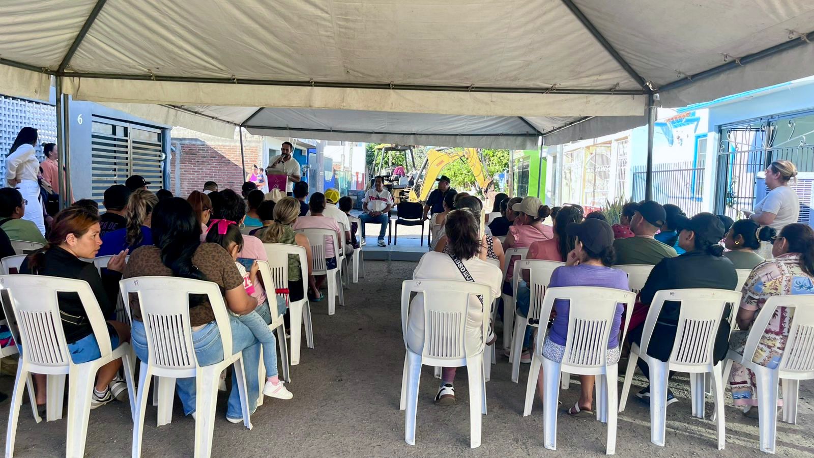 Arrancan obras de pavimentación en colonias de Mazatlán