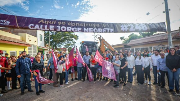 Con el arranque de la pavimentación de cinco calles, la colonia Amado Nervo, Culiacán, recibirá justicia social tras casi 50 años