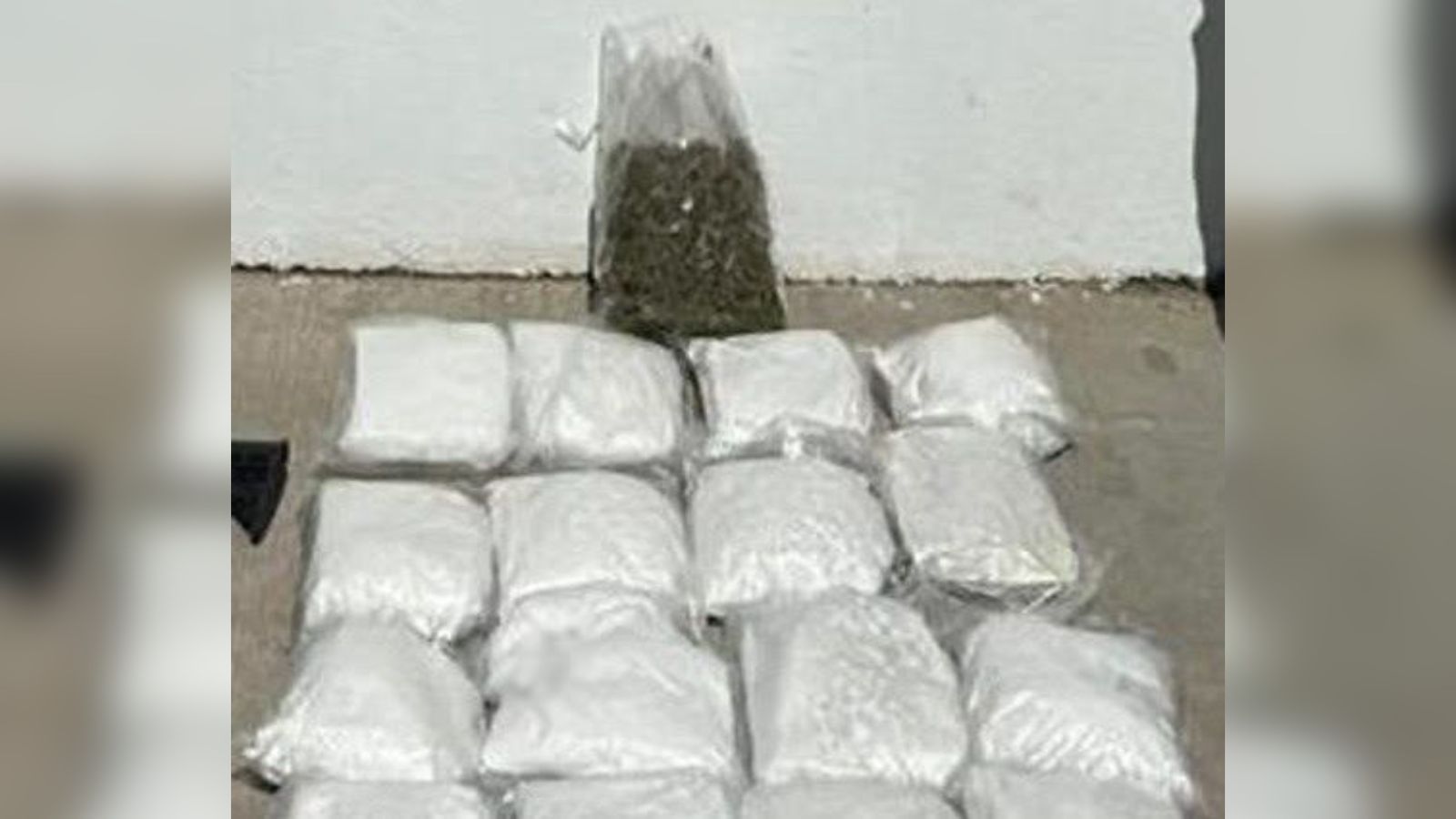 Agentes ‘Harfuch’ aseguran 14 kg de cocaína, marihuana, un arma y equipo táctico en Culiacán, Sinaloa