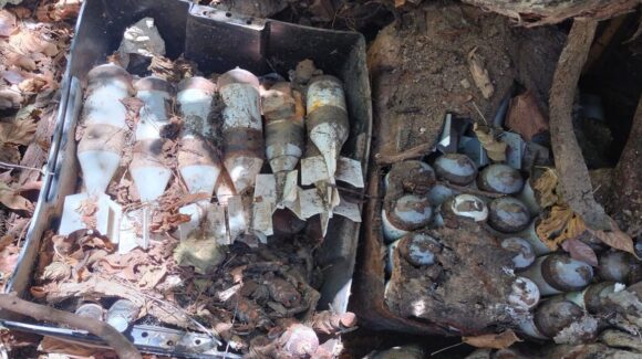 Decomisa Ejército arsenal explosivo que se encontraba oculto en la sierra de San Ignacio, Sinaloa