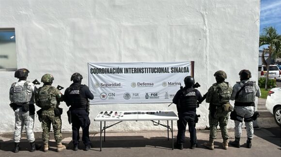 Hasta smartwatch y celulares, localizan en nueva revisión del penal de Aguaruto en Culiacán, este lunes