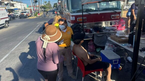 Atienden a 35 personas por picaduras de “quemadores” en playas de Mazatlán, Sinaloa