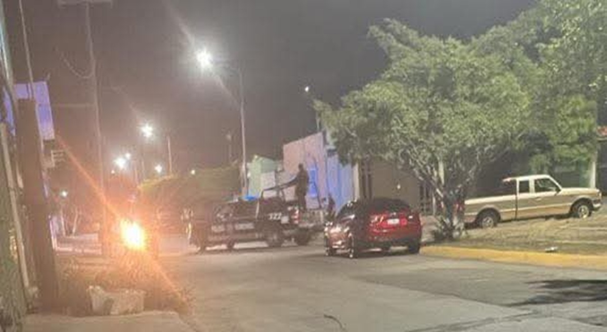 Autoridades en Mazatlán tras reporte de disparos y despojo de vehículo