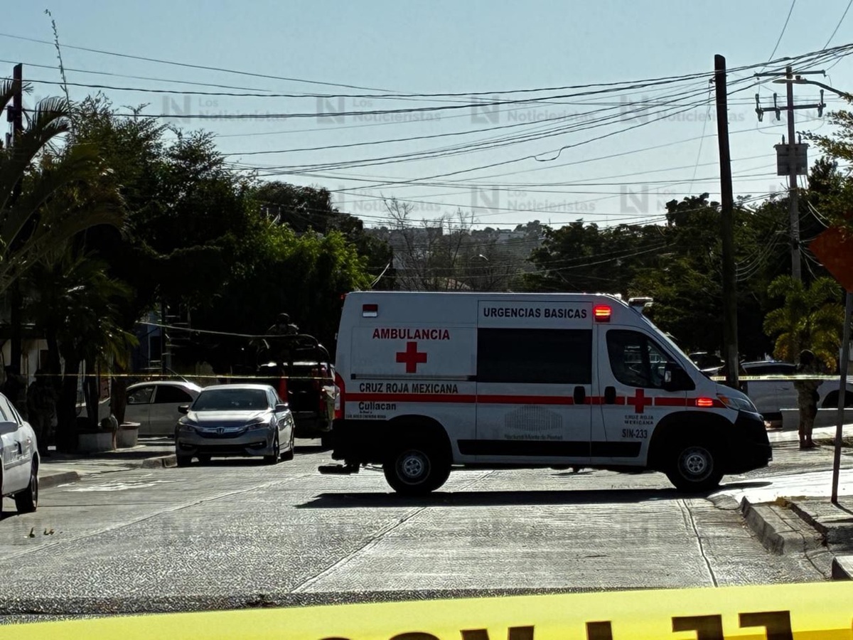 Autoridades en la colonia Guadalupe Victoria en Culiacán