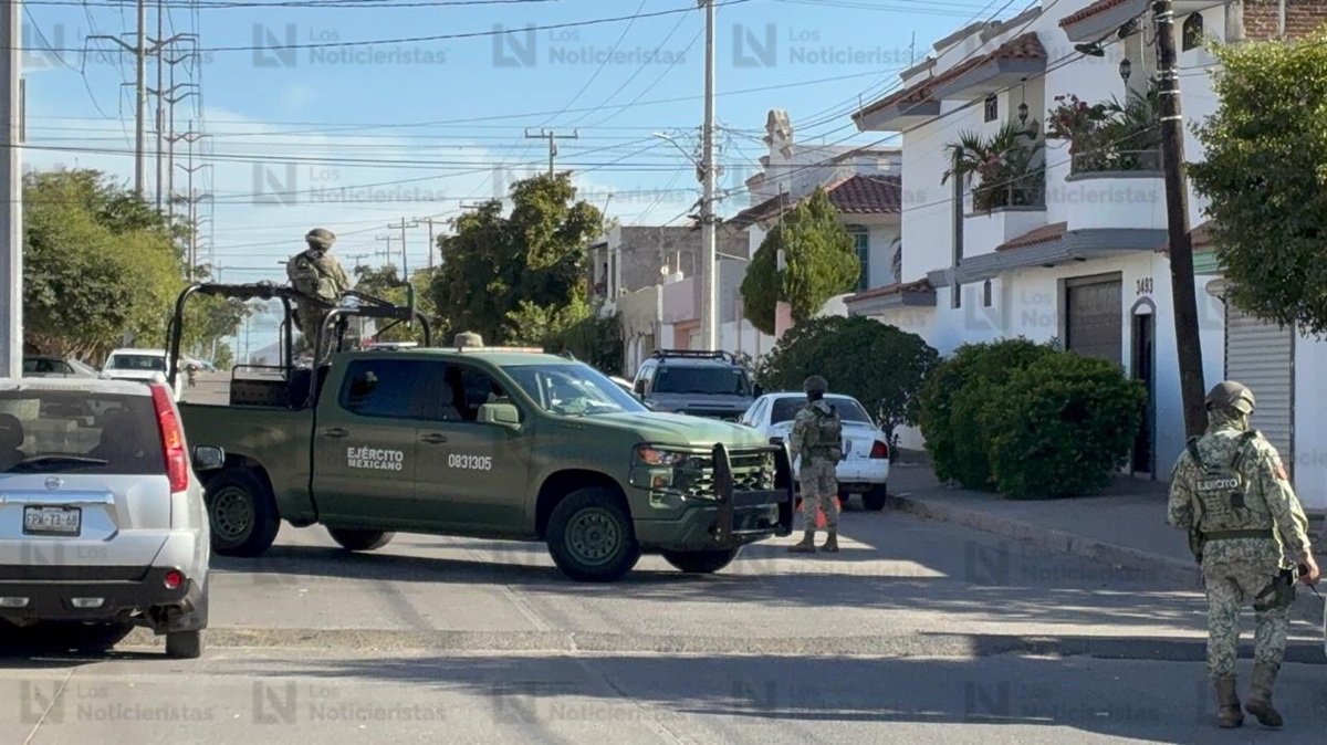 Autoridades en la colonia Guadalupe Victoria en Culiacán