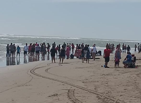 Autoridades vigilan playas de Las Glorias, Guasave, por mar de fondo