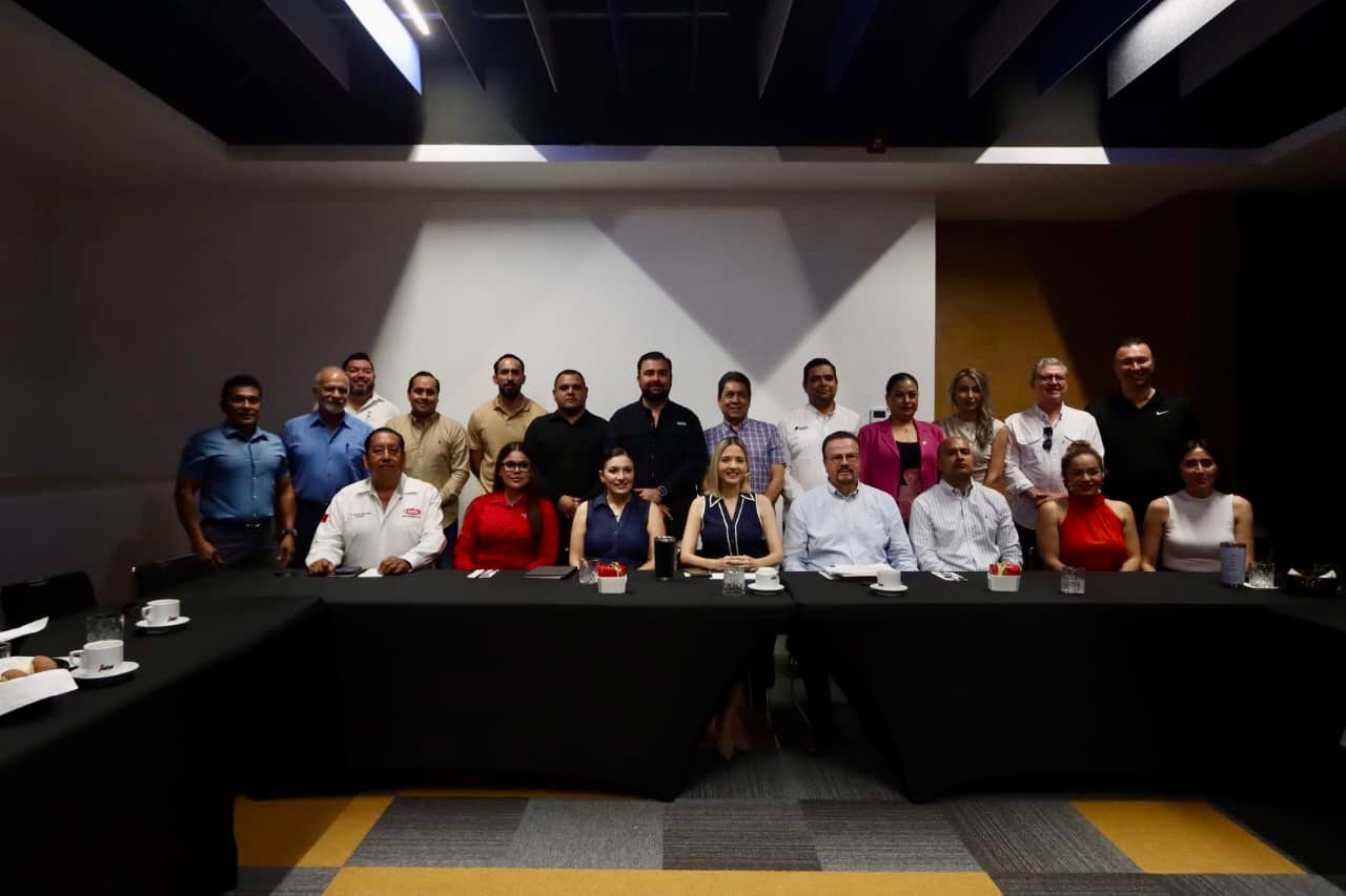Ayuntamiento de Mazatlán se reúne con el sector empresarial