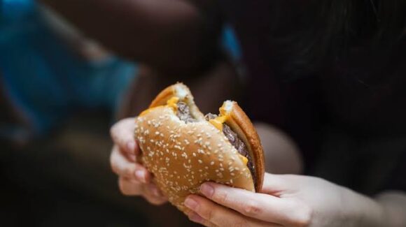 ¡Nada de pizzas y hamburguesas! SEPyC lanza circular para no ingresar comida chatarra a la celebración del Día del Niño en Sinaloa