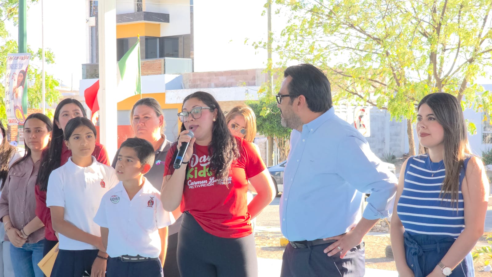 Gámez Mendívil inaugura techumbre en Alturas del Sur