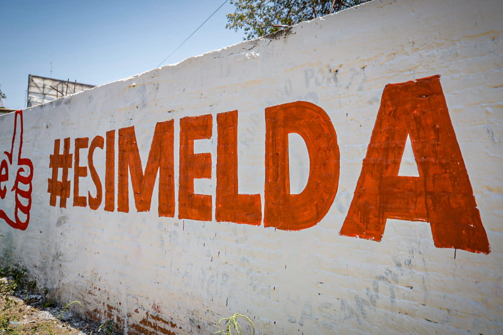 Barda con pinta Es Imelda, en Culiacán