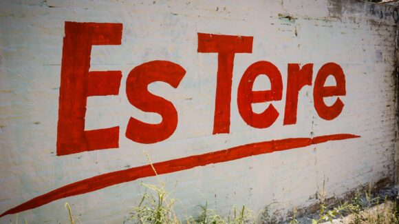 “No fui yo, lo vamos a investigar”: diputada Tere Guerra sobre pinta de bardas con su nombre