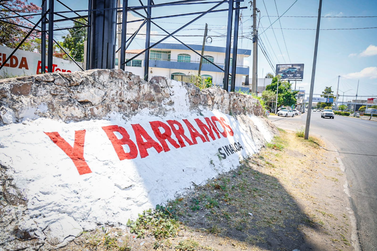Barda con pinta Y barramos Sinaloa
